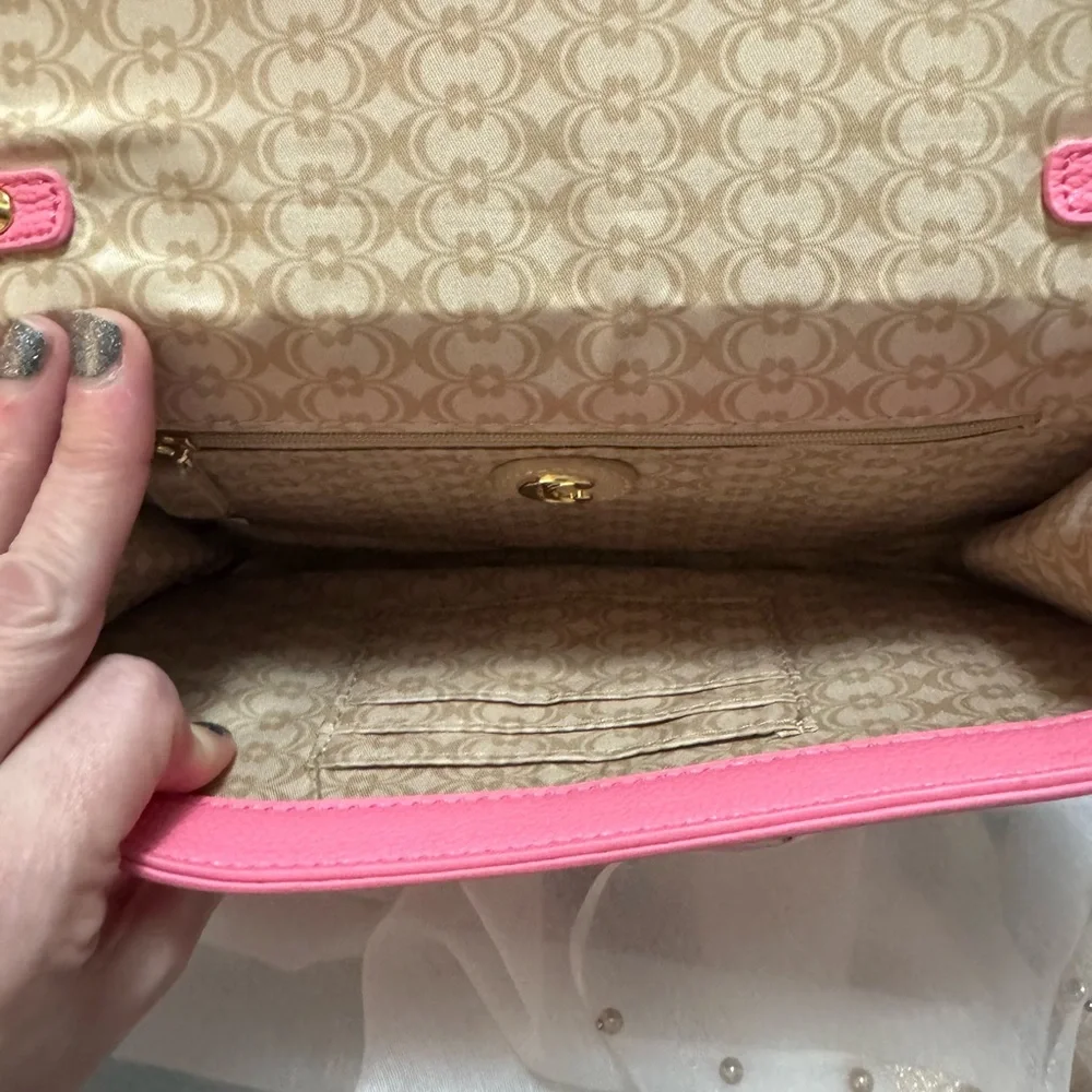 Pink Clutch with Toucan Design - Picture 4 of 4